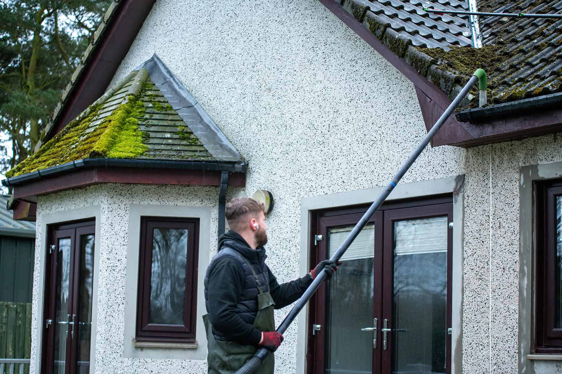 gutter cleaning livingston